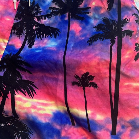 BOYS TROPICAL PRINT SWIM TRUNKS - Picture 7 of 7